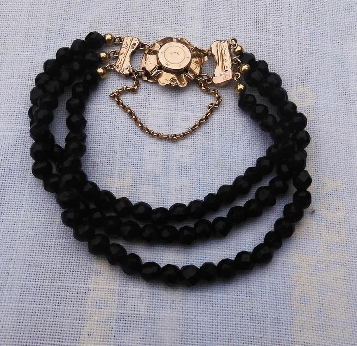 Antiek granaten armband met Nederlands gouden slot, Sieraden, Tassen en Uiterlijk, Armbanden, Zo goed als nieuw, Goud, Goud, Met bedels of kralen