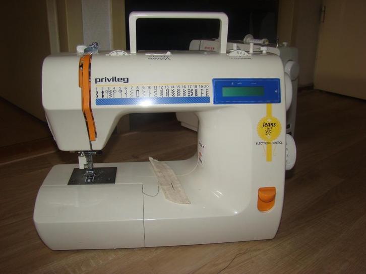 PRIVILEGE 3120D-2 ZGAN verzenden UPS € 4,20, Hobby en Vrije tijd, Naaimachines en Toebehoren, Zo goed als nieuw, Naaimachine, Overige merken