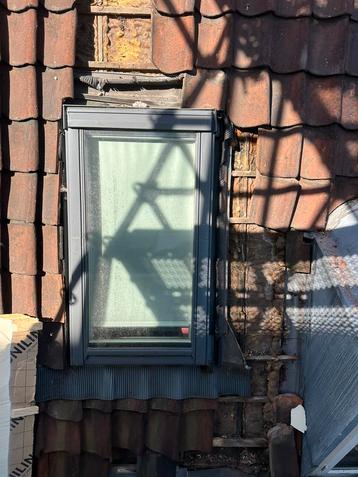 GGU MK08 0070/6 stuks / rolgordijnen/ en gootstuken GEBRUIKT beschikbaar voor biedingen