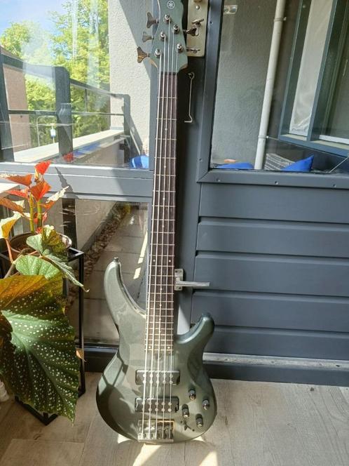 Basgitaar Yamaha TRBX305 mist green optioneel met rugtas, Muziek en Instrumenten, Snaarinstrumenten | Gitaren | Bas, Zo goed als nieuw