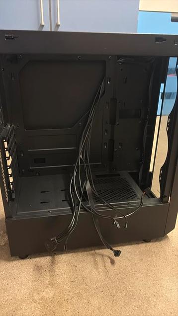 Gaming case beschikbaar voor biedingen