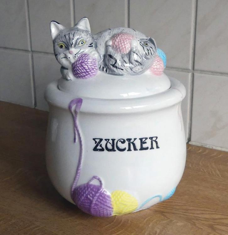 Vintage suikerpot poes kat voorraadpot wit keramiek poes, Huis en Inrichting, Keuken | Potten en Pannen, Gebruikt, Pot, Bus of Blik