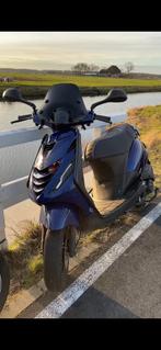Piaggio zip iget E4 Full Option, Fietsen en Brommers, Scooters | Piaggio, Ophalen, Maximaal 45 km/u, Zip, Zo goed als nieuw