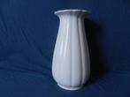 Witte verticaal gewelfde vaas Porceleyne Fles Delft 22 cm 2, Antiek en Kunst, Ophalen of Verzenden