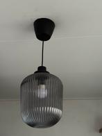 Moderne hanglamp met glazen kap, Ophalen of Verzenden, Zo goed als nieuw, Glas, Minder dan 50 cm