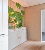 Dressoir; grijs-taupe, Huis en Inrichting, Kasten | Dressoirs, Ophalen, Zo goed als nieuw, 25 tot 50 cm