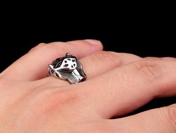 Luipaard ring beschikbaar voor biedingen