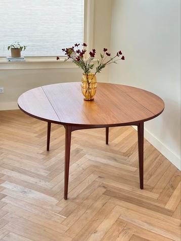 Vintage eetkamertafel WEBE teak hout rond jaren 50/60/70 beschikbaar voor biedingen