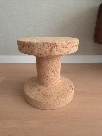 Vitra - Cork Family model B kruk, bijzettafel beschikbaar voor biedingen