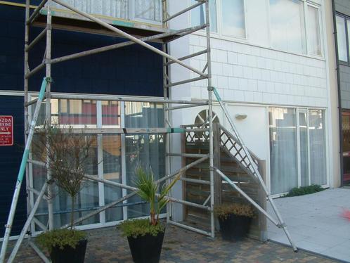 Te huur rolsteiger op aanhanger., Doe-het-zelf en Verbouw, Steigers, Zo goed als nieuw, Rolsteiger of Kamersteiger, 5 meter of hoger