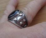 zilveren ring met zwarte steen [312], Verzenden, Zo goed als nieuw, 17 tot 18, Dame