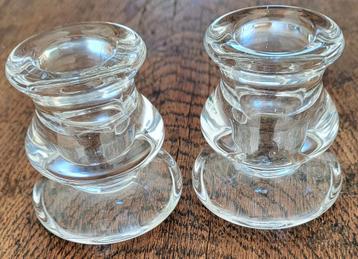 Twee Glazen Kaarsenhouders beschikbaar voor biedingen