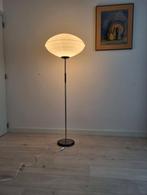 Vintage space age ufo vloerlamp, Huis en Inrichting, Lampen | Vloerlampen, Ophalen, Gebruikt, Vintage spaceage, Metaal