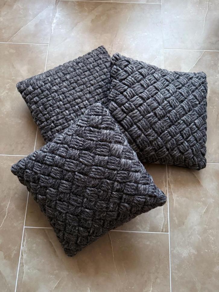 Alpacawollen kussens uit Peru, als nieuw, Huis en Inrichting, Woonaccessoires | Kussens, Zo goed als nieuw, Grijs, Vierkant, Ophalen of Verzenden