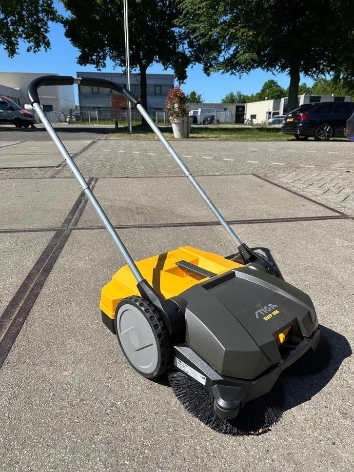 Nieuwe Stiga handveegmachine, duwveegmachine, Tuin en Terras, Veegmachines, Zo goed als nieuw, Ophalen