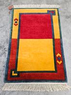 Handgeknoopt oosters wol tapijt Gabbeh modern 62x92cm, Huis en Inrichting, Stoffering | Tapijten en Kleden, 50 tot 100 cm, Rood