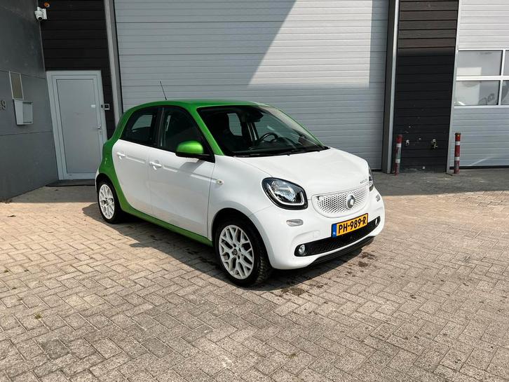 Smart ForFour Electric Drive 82pk Aut. 2017 Wit - BTW Auto, Auto's, Smart, Particulier, ForFour, ABS, Achteruitrijcamera, Airbags