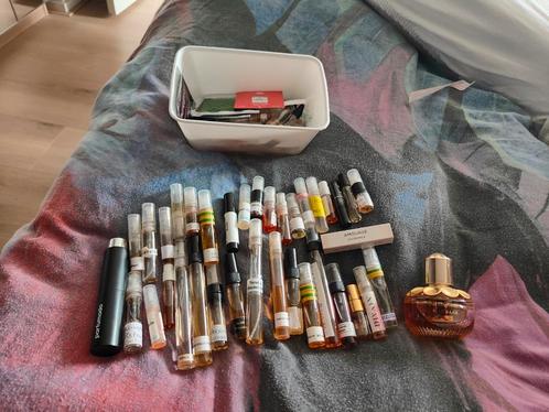 GROOT PARFUMDECANT & TESTER PAKKET – TE KOOP VOOR €85 (incl., Sieraden, Tassen en Uiterlijk, Uiterlijk | Parfum, Zo goed als nieuw