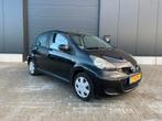 Toyota Aygo 1.0 12V Vvt-i 5DRS 2009 Zwart, Auto's, Voorwielaandrijving, Stof, Zwart, 4 stoelen