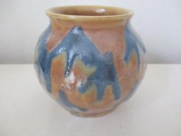 Vaas vase gesigneerd EH keramiek eende poten beschikbaar voor biedingen