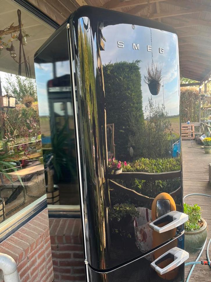 Smeg koelkast fab32 met defect, Witgoed en Apparatuur, Koelkasten en IJskasten, Gebruikt, Met aparte vriezer, 200 liter of meer