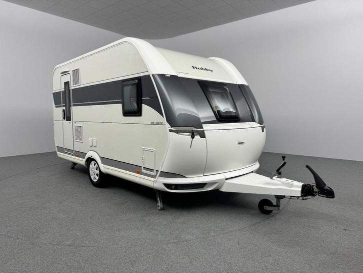 Hobby De Luxe 400 SFe Mover Voortent INCL. STALLING, Caravans en Kamperen, Caravans, Bedrijf, tot en met 4, Overige, Hobby, Lengtebed