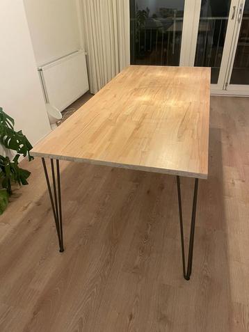 Bamboe Eettafel met Stalen Poten - Zo Goed Als Nieuw! beschikbaar voor biedingen