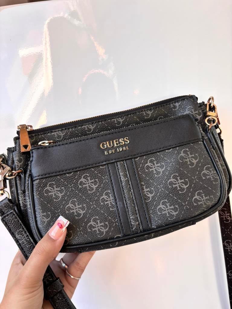 Schoudertas guess, Sieraden, Tassen en Uiterlijk, Tassen | Schoudertassen, Overige merken, Zwart, Ophalen of Verzenden, Zo goed als nieuw