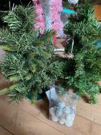 Aangeboden twee kleine kunstboom kerstboompjes, Diversen, Kerst, Ophalen of Verzenden, Zo goed als nieuw