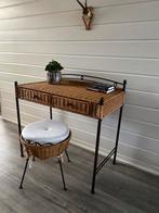 Rotan vintage bureau met lades en poef, Huis en Inrichting, Ophalen of Verzenden