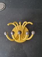 Vintage Bony Design kapstok geel met 5 rvs knopjes, Huis en Inrichting, Woonaccessoires | Kapstokken, Wandkapstok, Ophalen of Verzenden