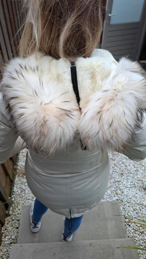 Prachtige parka met bontkraag en bont accenten, Kleding | Dames, Jassen | Winter, Zo goed als nieuw, Maat 38/40 (M), Wit, Ophalen of Verzenden