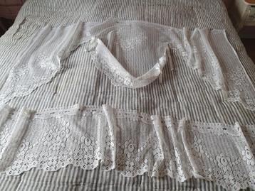 Set schattige gordijnen  boven en onderkant beschikbaar voor biedingen