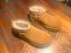 Uggs Classic Ultra Mini Platform Chestnut Mt 40, 1x gedragen, UGG, Bruin, Lage of Enkellaarzen, Ophalen of Verzenden