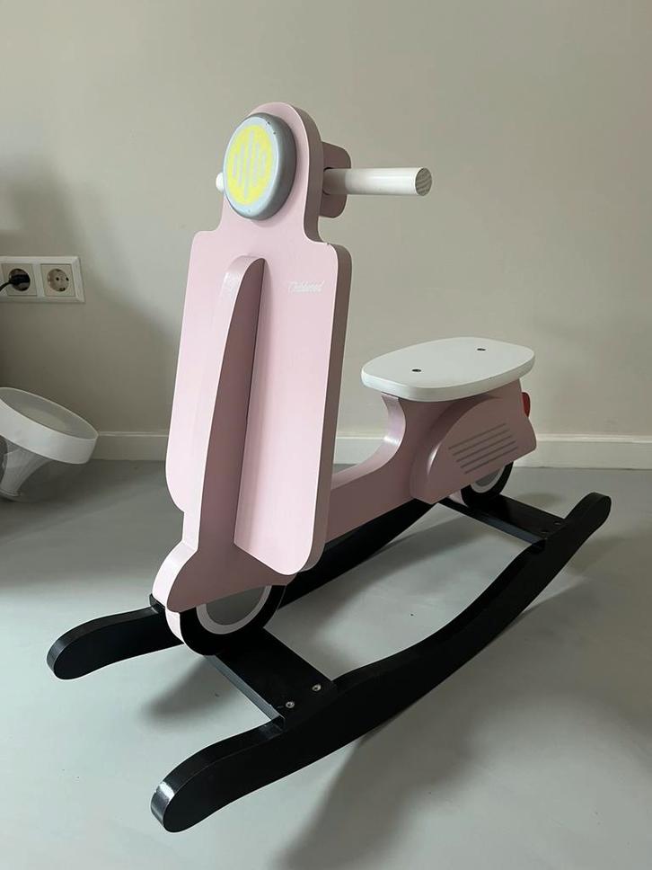 Childwood schommel scooter Roze, Kinderen en Baby's, Speelgoed | Hobbelfiguren, Zo goed als nieuw, Ophalen