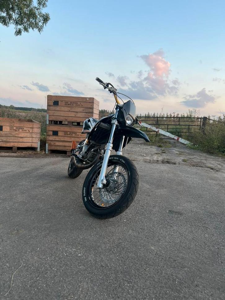 Derbi senda drd (black edtion), Fietsen en Brommers, Brommers | Derbi, Zo goed als nieuw, Ophalen