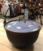 Grote gietijzeren pan kookpot, Ophalen