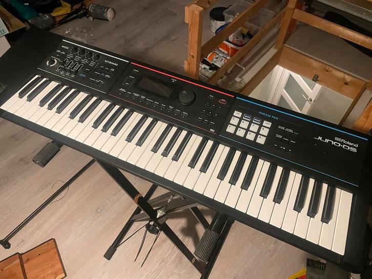 Roland Juno DS61 - Synth Keyboard, Muziek en Instrumenten, Synthesizers, Zo goed als nieuw, 61 toetsen, Roland, Met midi-aansluiting