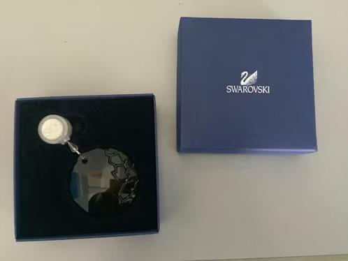 Swarovski raamornament Aarde bruin, Verzamelen, Swarovski, Zo goed als nieuw, Figuurtje, Ophalen of Verzenden