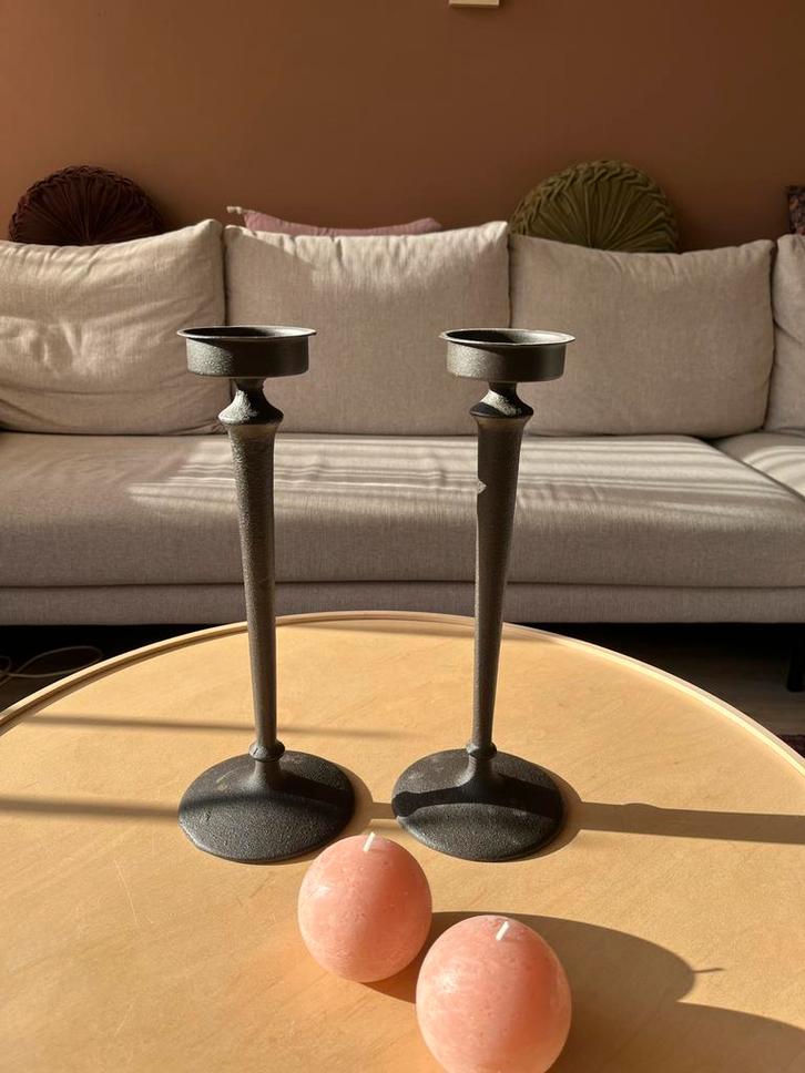 Zware gietijzeren kandelaren, Huis en Inrichting, Woonaccessoires | Kandelaars en Kaarsen, Zo goed als nieuw, Minder dan 25 cm