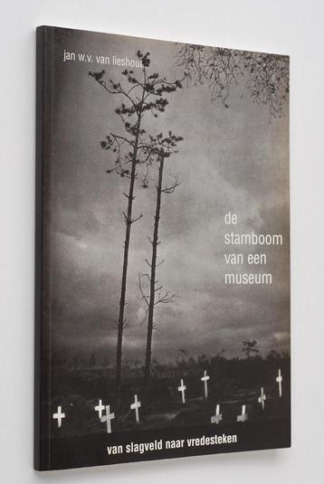 Van slagveld naar vredesteken - Oorlogsmuseum Overloon 2001 beschikbaar voor biedingen