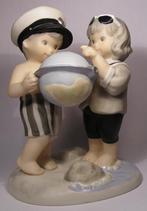 Kim Anderson's Pretty as a Picture Couple Globe (nieuw), Verzamelen, Beelden en Beeldjes, Verzenden, Nieuw, Mens