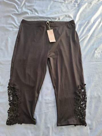 Zwarte Driekwarts legging maat 2XL !! 2 beschikbaar voor biedingen