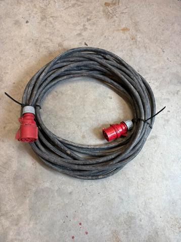 25 mtr 380/400 volt krachtstroomkabel 32 amp  5 x 6 mm2 beschikbaar voor biedingen