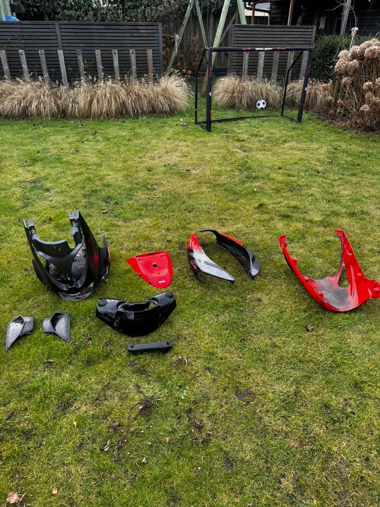 Aprilia sr50 kappen set (ook te ruil), Ophalen, Gebruikt, Kap, Aprilia