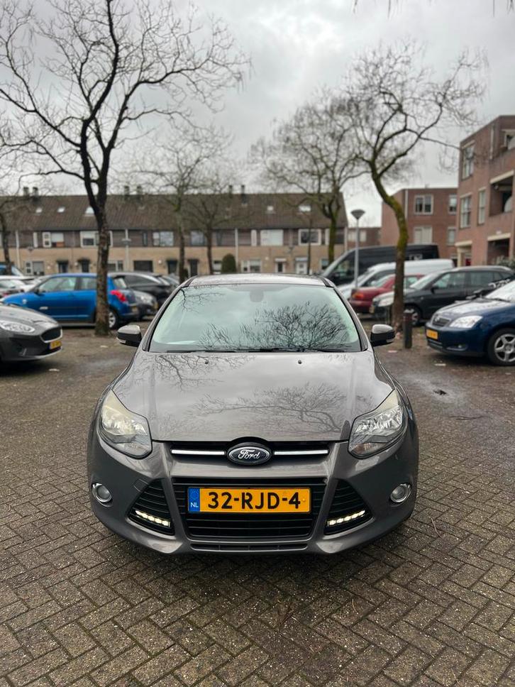 Ford Focus 1.6 Ti-vct 92KW 4-D 2011 Bruin, Auto's, Ford, Particulier, Focus, Benzine, A, Sedan, Handgeschakeld, Origineel Nederlands