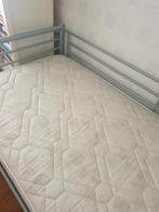Te koop z.g a.n. eenpersoons bed 90 bij 200. Ziver kleurig., 90 cm, Eenpersoons, Ophalen of Verzenden, Zo goed als nieuw