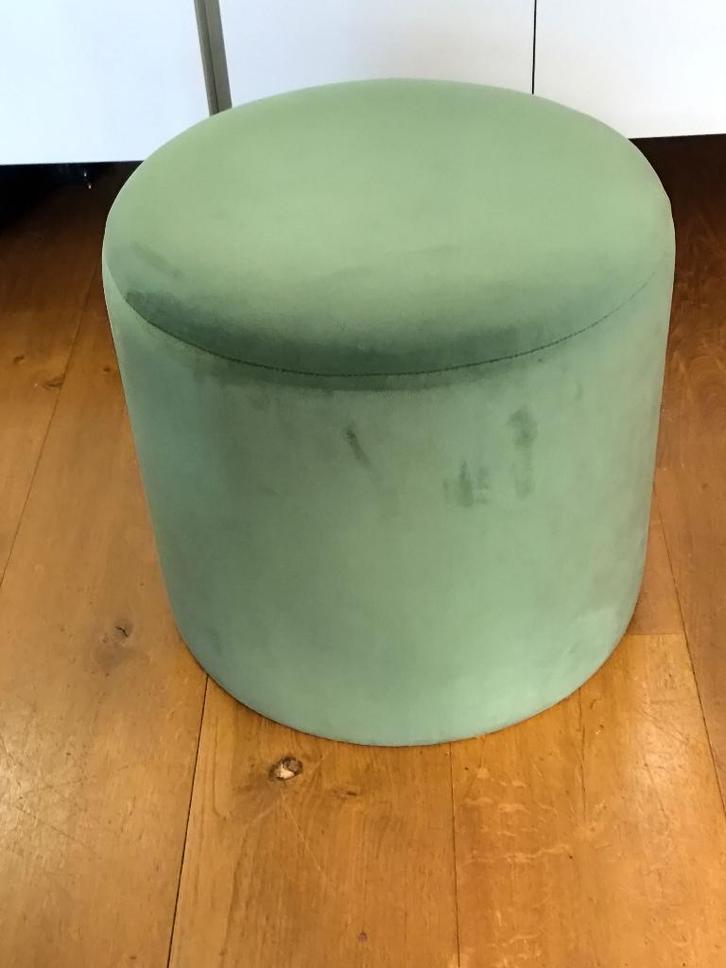 Leuke groene poef van Sostrene Grene, Huis en Inrichting, Banken | Voetenbanken en Poefen, Zo goed als nieuw, Minder dan 50 cm