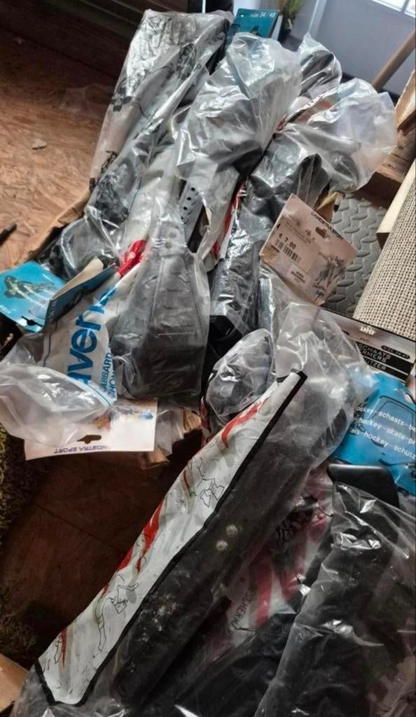 +/- 170 paar SCHAATSBESCHERMERS.  Nieuw, Ophalen of Verzenden, Nieuw, Noren