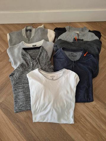 Mannen kleding pakket  beschikbaar voor biedingen